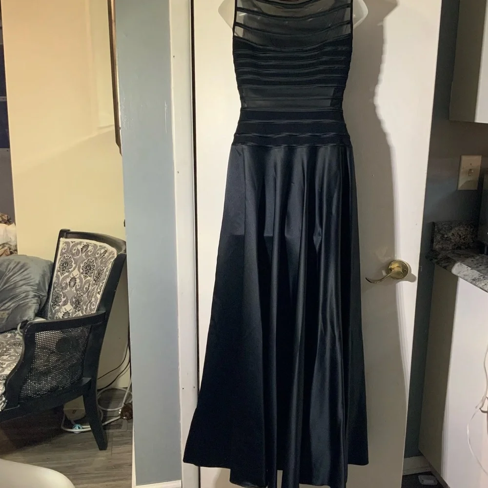 Black Sleeveless Taffeta Long Gown Dress Sz 6 Peekaboo bodice - Picture 7 of 15